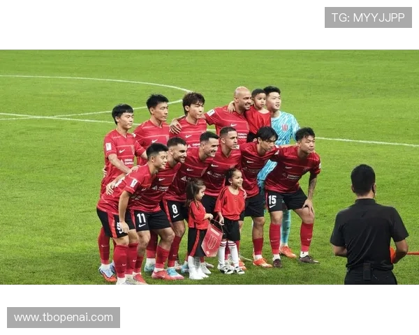 亚运会特别报道：北京足球队在赛场上的拼搏与荣耀之路