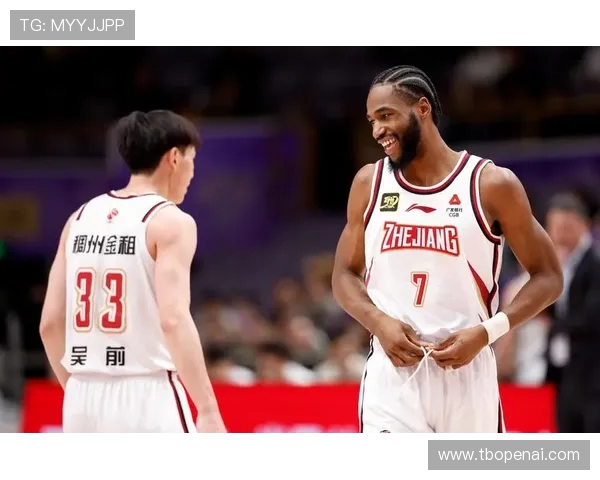 北京篮球队战术深度剖析与其他球队的对比研究