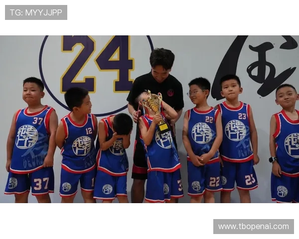 吴娜专访：从青涩球员到篮球女神的成长之路回顾