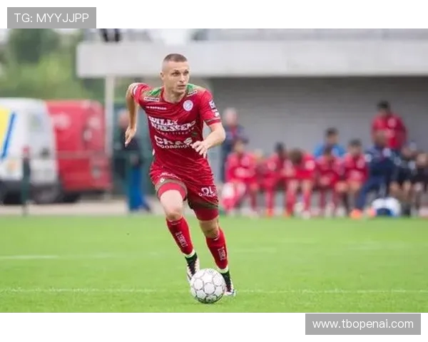 威尔郡与华斯兰德的激烈对决揭示足球战术与团队协作的重要性