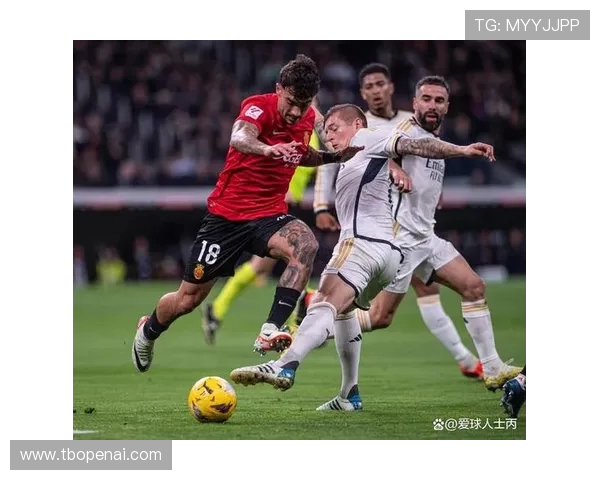 皇马与罗马激战正酣赛果揭晓球迷热议精彩瞬间