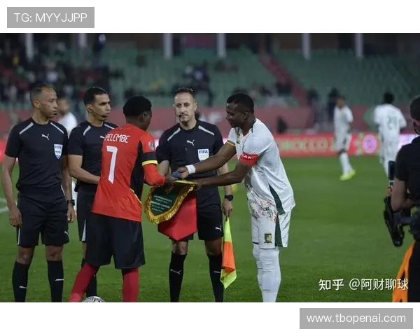 诺比与赫尔辛堡的激战揭示了足球战术的博弈与团队协作的重要性