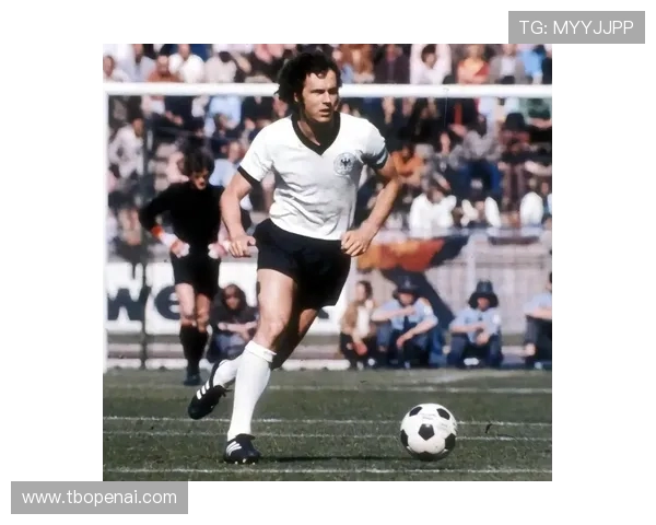 贝斯特与克鲁伊夫的传奇对决足球历史上的两位巨星之争