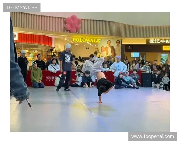 重庆飞盘队在全国街舞大赛中以75分高居积分榜首位引发关注