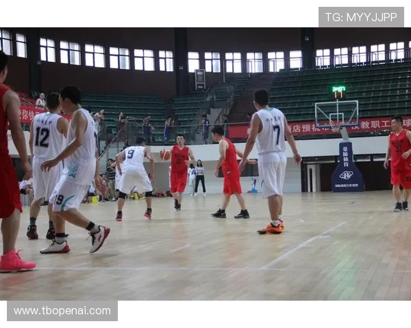 南京篮球队战术解析：如何在比赛中提升团队协作与攻防效率