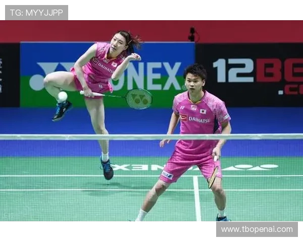 成都羽毛球队与北京羽毛球队赛后复盘分析比赛经验与战术调整